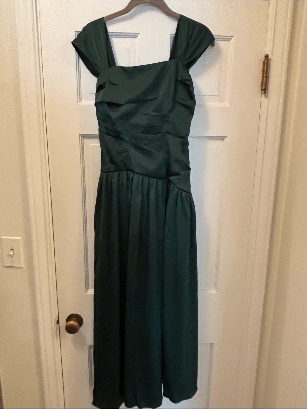 White House Black Market Emerald Green Strap Satin Pleated Dress
Size 10